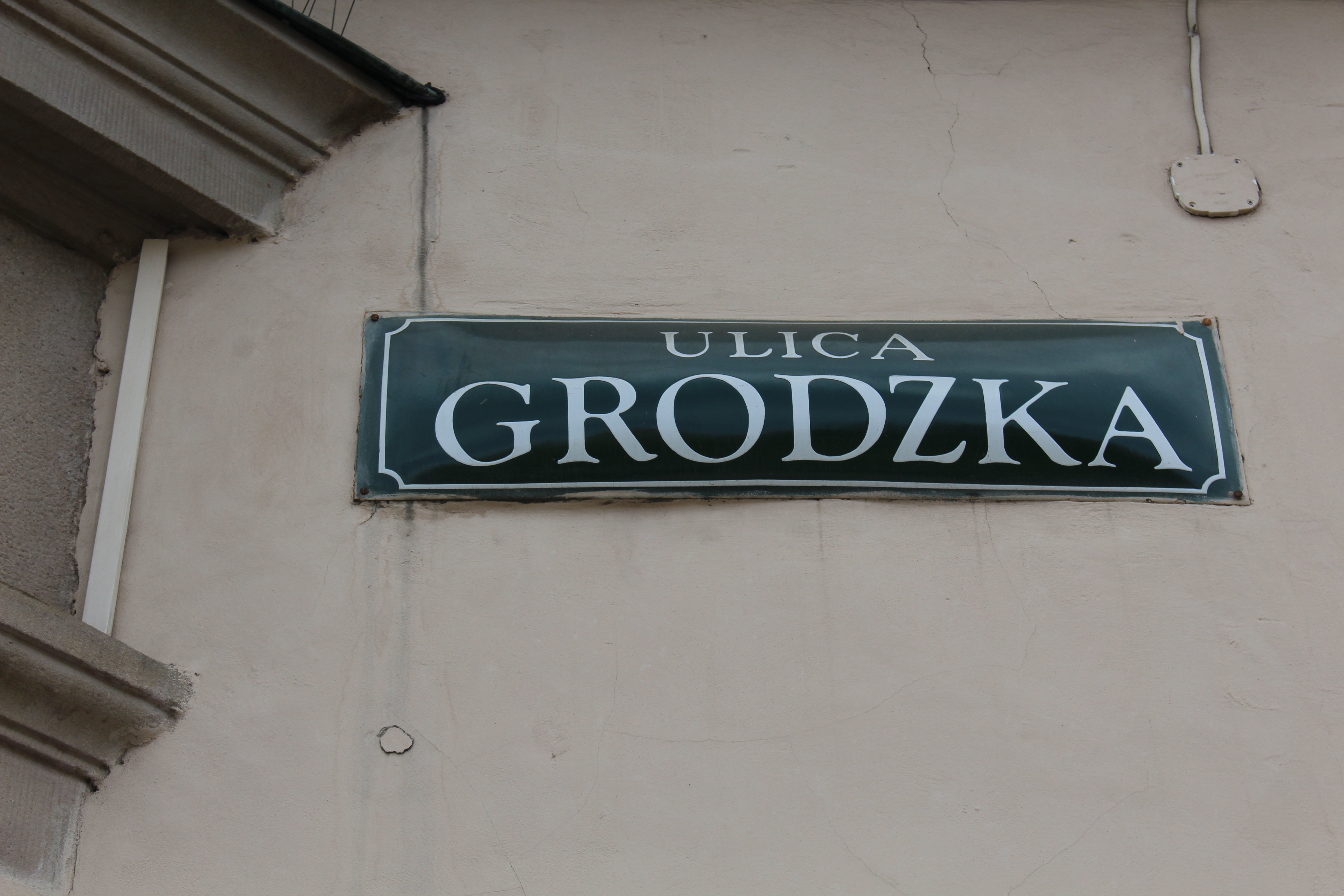 Od 10 do ponad 30 tysięcy złotych za metr! Co dzieje się na Grodzkiej?